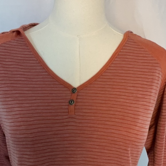 Kuhl hooded shirt w/thumb holes size M - Picture 2 of 7